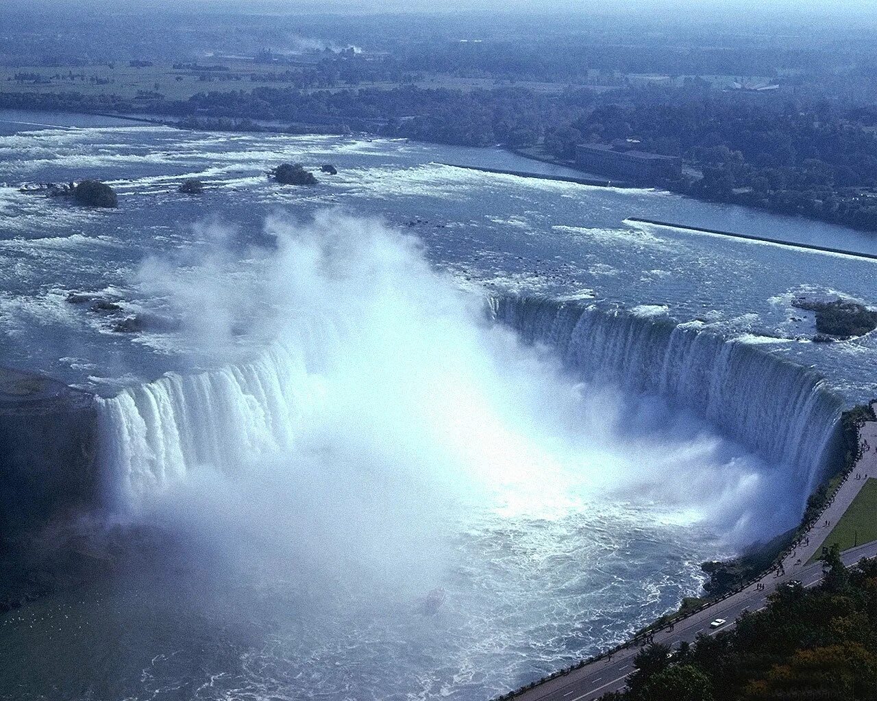 Страна многих вод. Ниагарский водопад фото. Ниагарский водопад самый высокий водопад в мире.