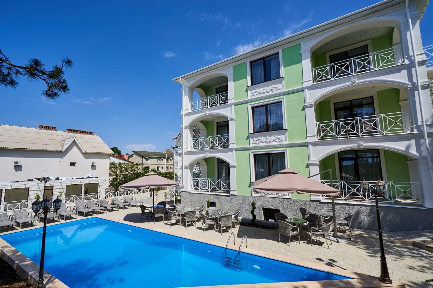 Гостиница розмарин севастополь. Отель розмарин севастополь. Вилла розмарин учкуевка. Отель розмарин севастополь. Розмарин севастополь учкуевка.