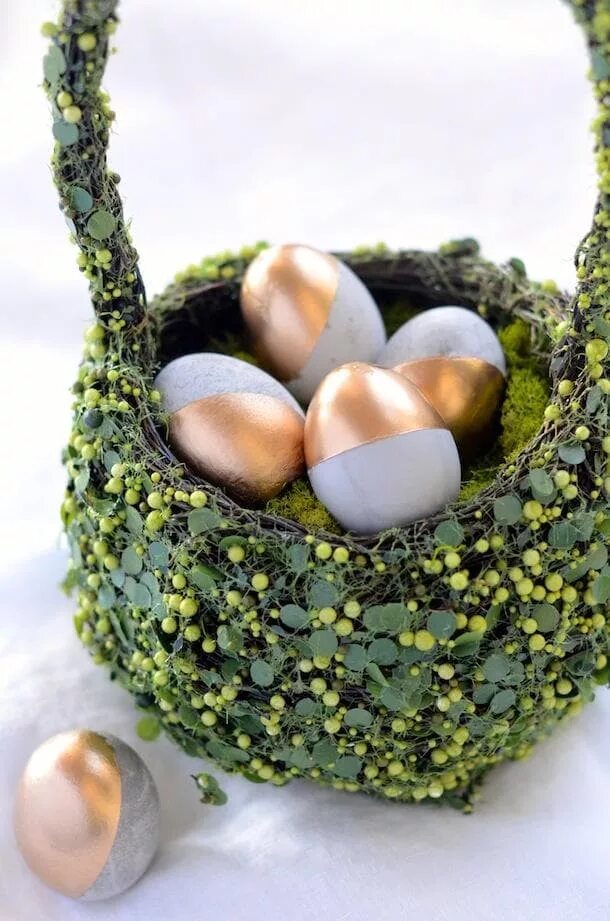 Яйца пасхальные декоративные. Декоративные яйца на Пасху. Деклративное яйцона Пасхи. Оригинальное украшение пасхальных яиц. Декоративные яйца своими руками