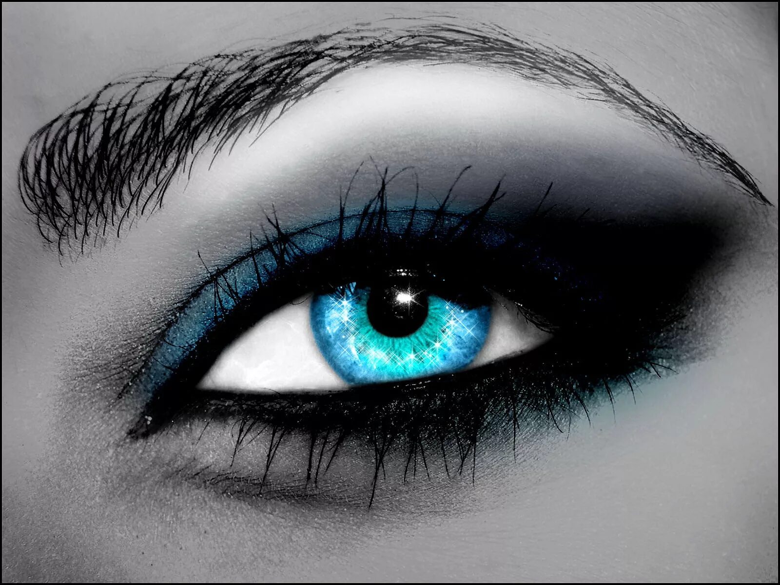 Кристальные глаза. Синие глаза. Голубые глаза. Красивые голубые глаза. Бирюзовые глаза.