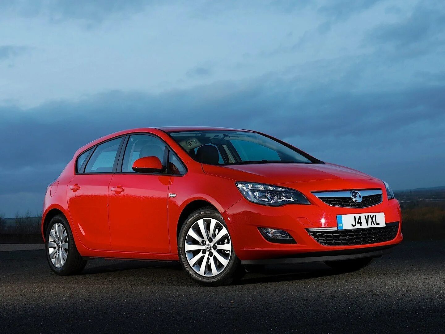 Купить опель j хэтчбек. Opel Astra 2013. Opel Astra j 2013. Opel Astra Hatchback.