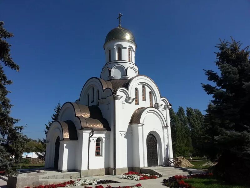 храм часовня во имя святителя луки войно ясенецкого лесосибирск. церковь святого луки в курчатове. храм луки крымского саратов. церкви города курчатова. успенский храм курчатов курской области.