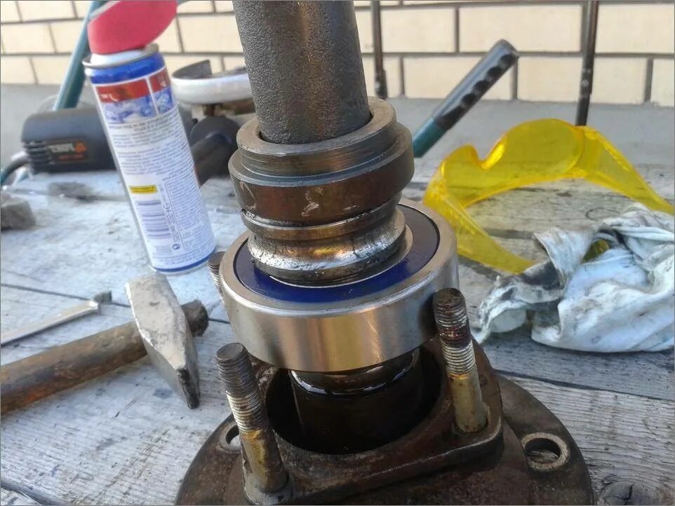 Подшипник полуоси нива 2123. Подшипник полуоси заднего моста нива. 2121-2403080 подшипник полуоси. Подшипник полуоси ваз 21213. Подшипник полуоси нива 2123.