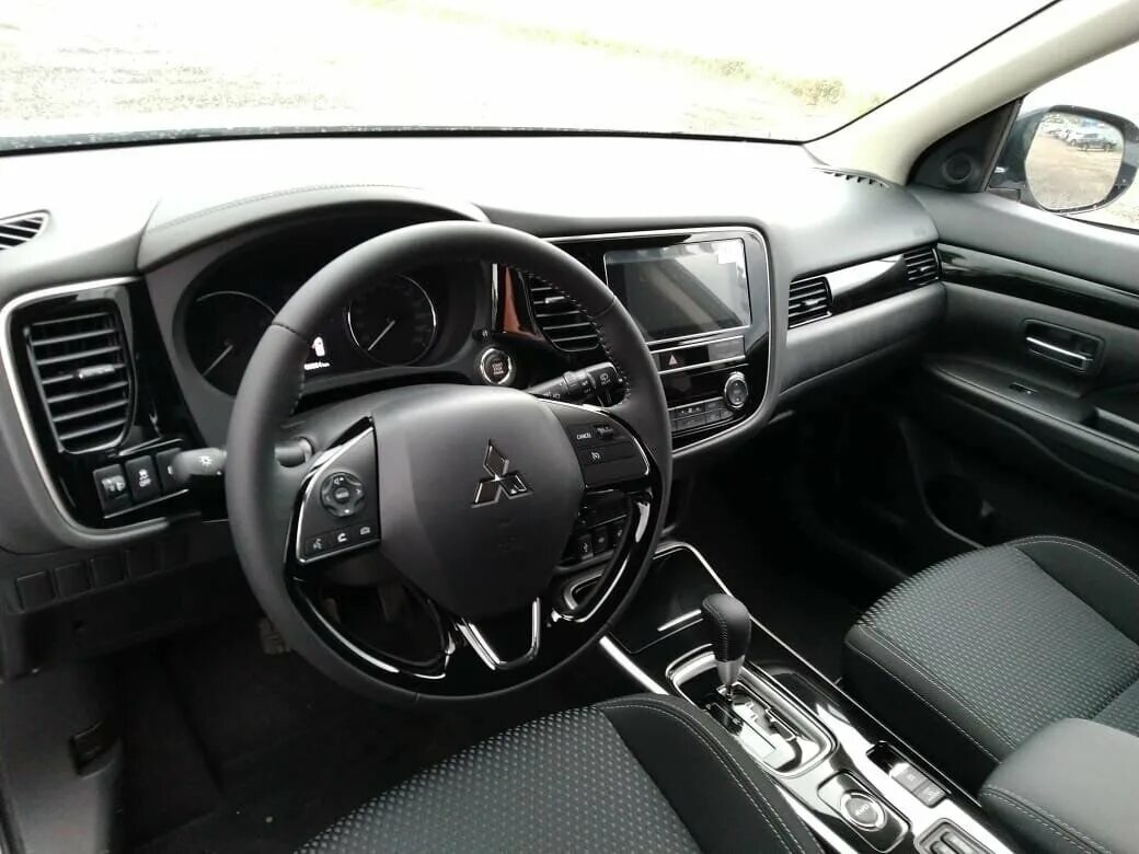 4 2008. Outlander 3 полный привод. Mitsubishi outlander 2021 салон. Митсубиси аутлендер 2008. Мицубиси аутлендер полный привод отключается.