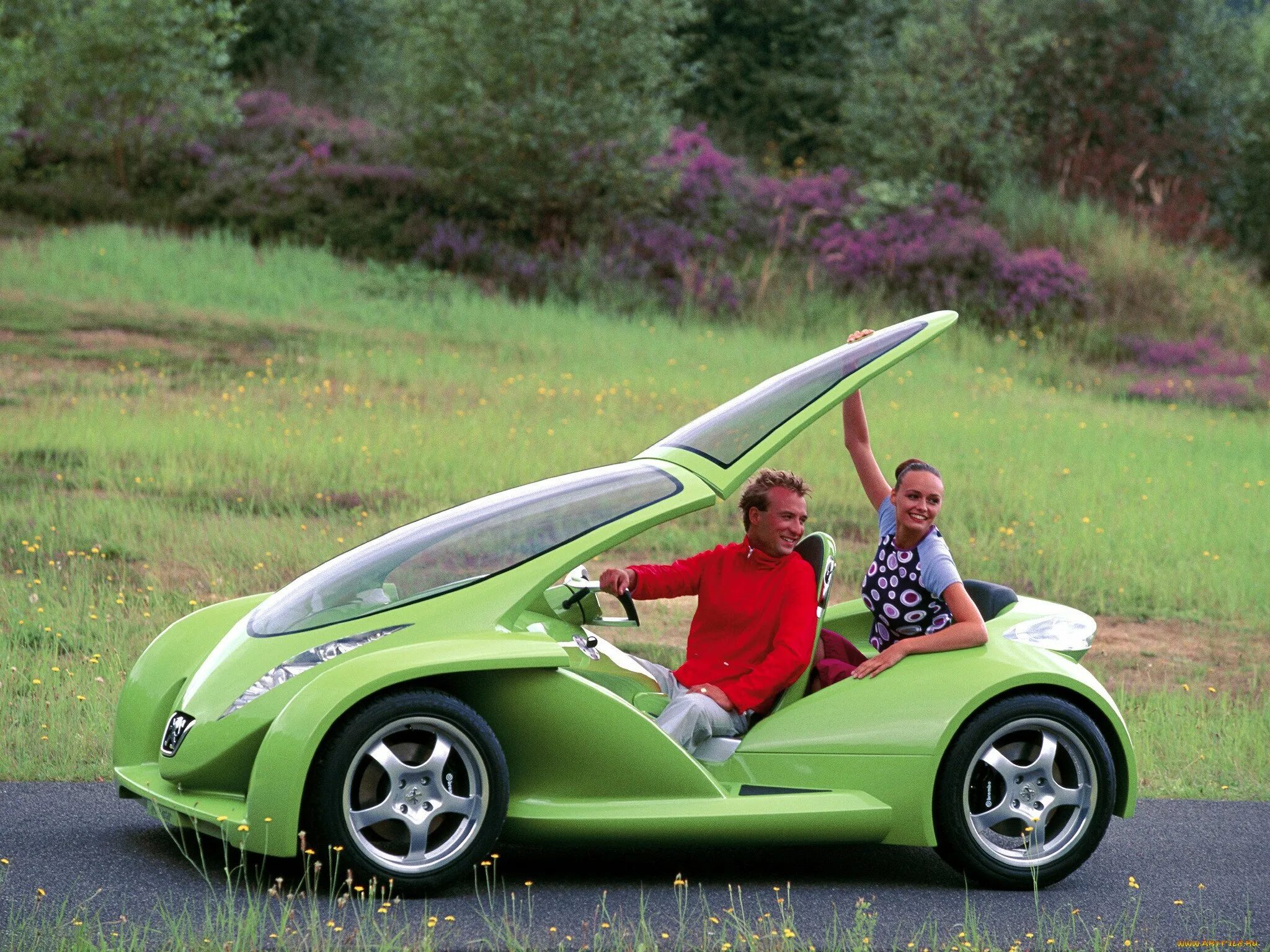 Необыкновенная машина. Peugeot moovie Concept 2005. Оригинальные автомобили. Интересные машины. Самые необычные автомобили.