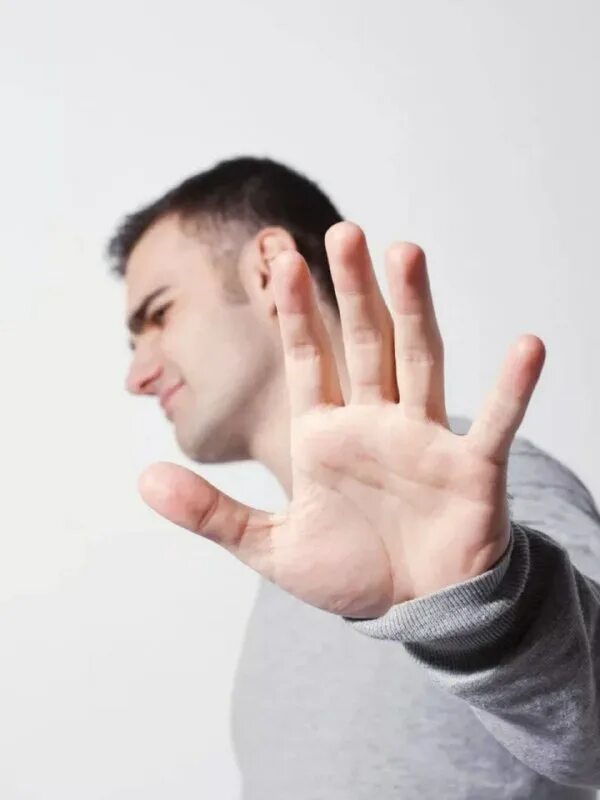 Человек который отрицает очевидное как называется. Реклама борьбы со спидом. Отрицание. Международный день борьбы со спидом. Глупо отрицать очевидные вещи.