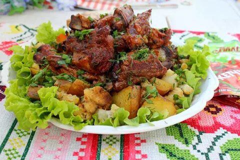 Приготовить свиные ребрышки с овощами