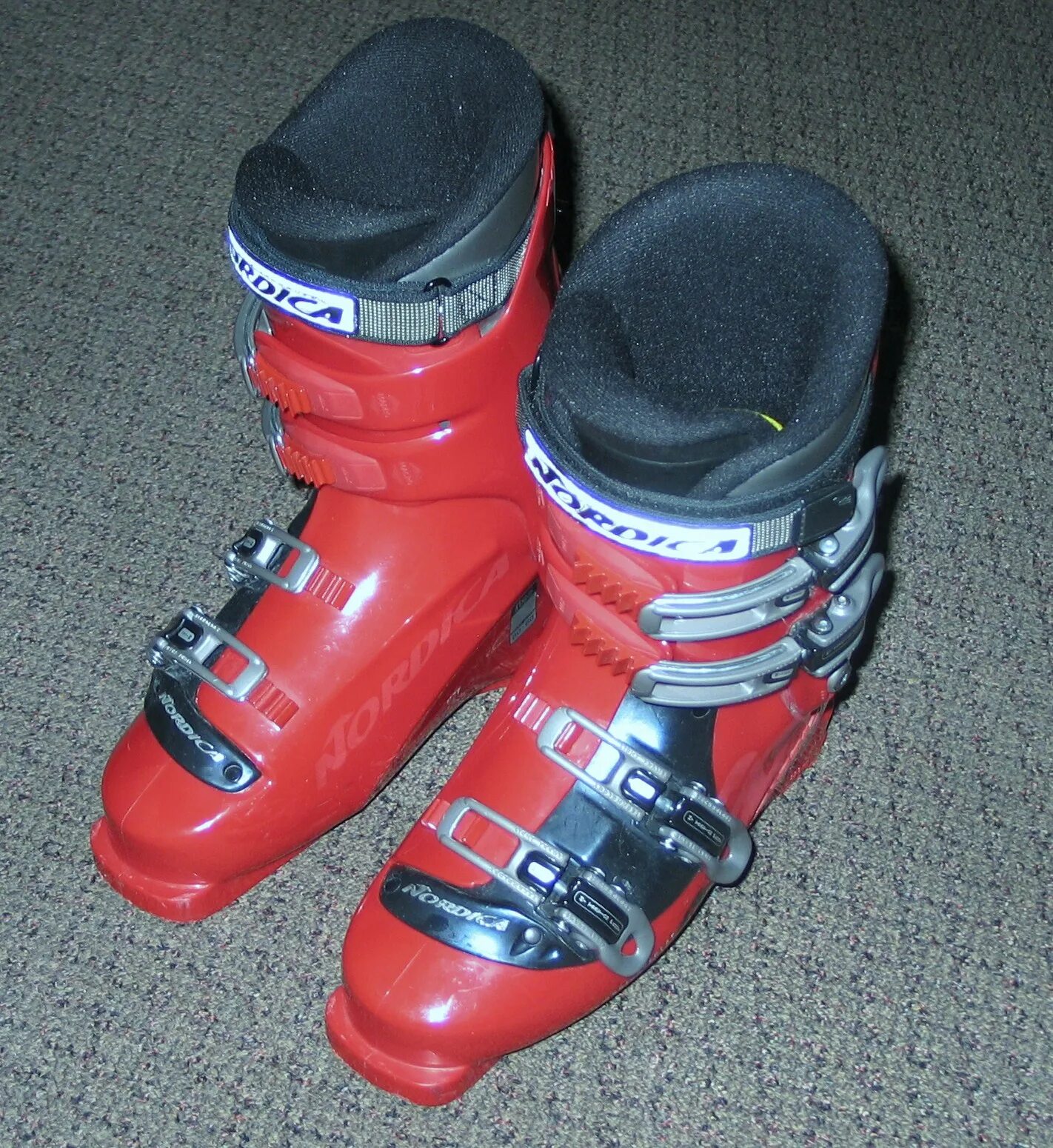 Авито купить горнолыжные ботинки. ISC 506 ботинки лыжные. Ботинки для горных лыж Нордика HF-140. Лыжные ботинки Snowway 160. Лыжные ботинки next 43.