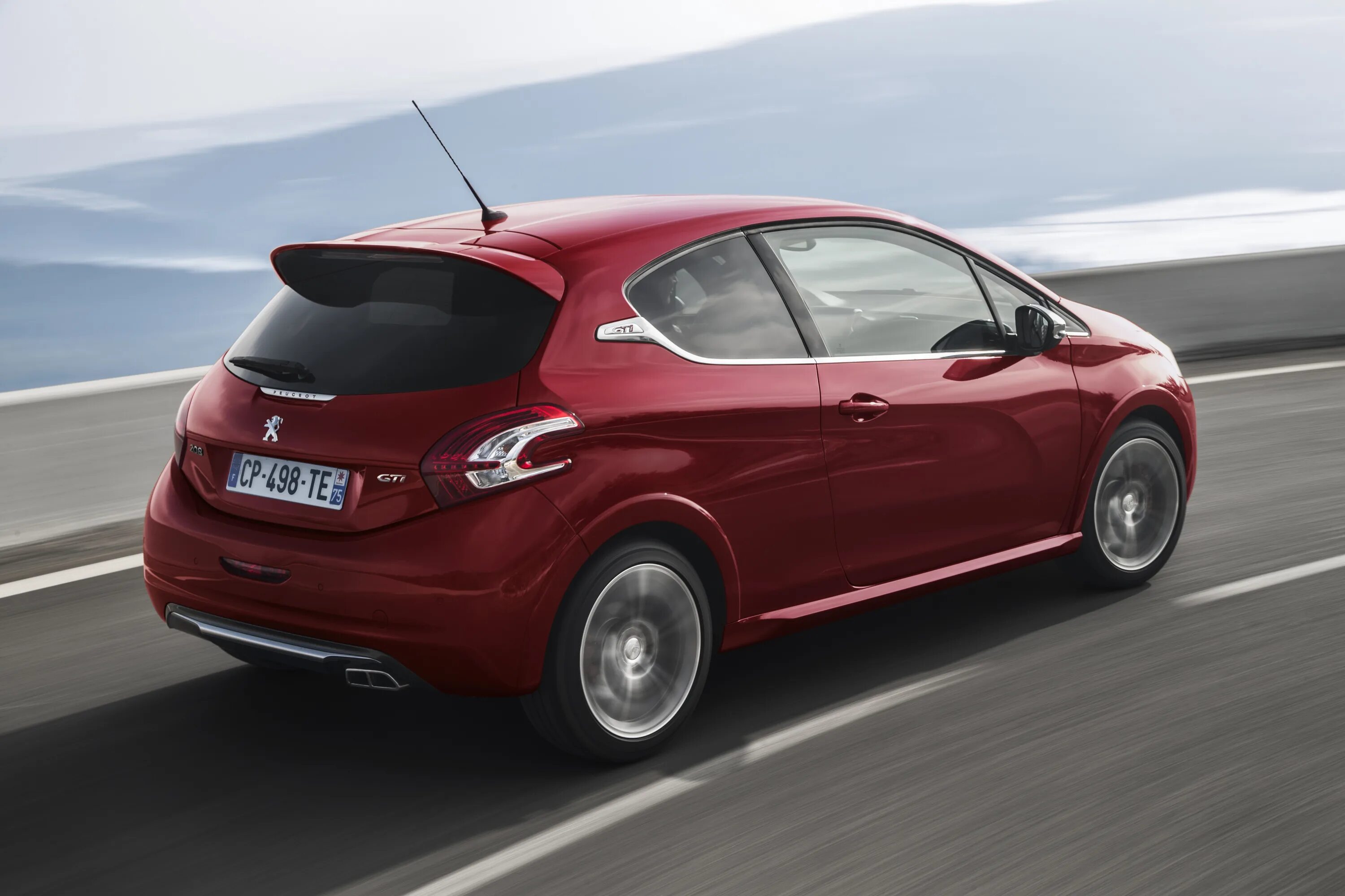 Красивые хэтчбеки. Пежо 208. Peugeot 208 i. Пежо 208 хэтчбек. Peugeot 208 GTI.