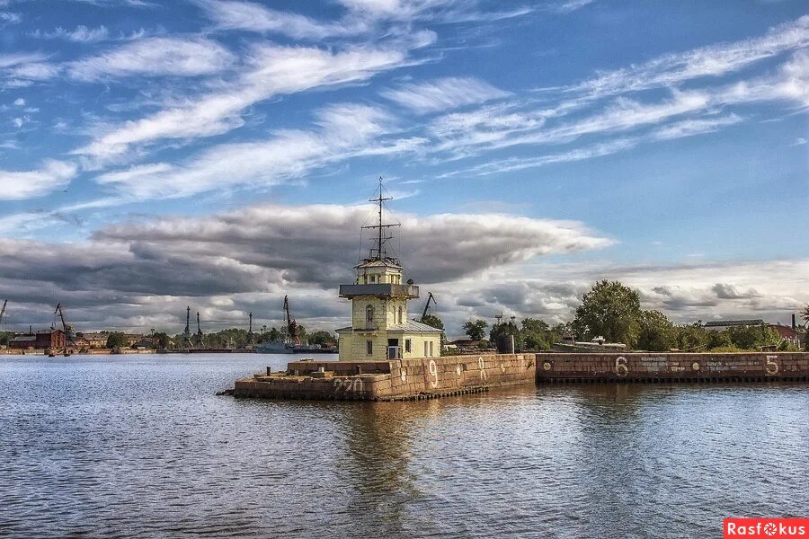средняя гавань в кронштадте. кронштадт гавань. кронштадт в питере порт. петровская пристань в кронштадте. петровская пристань в кронштадте.