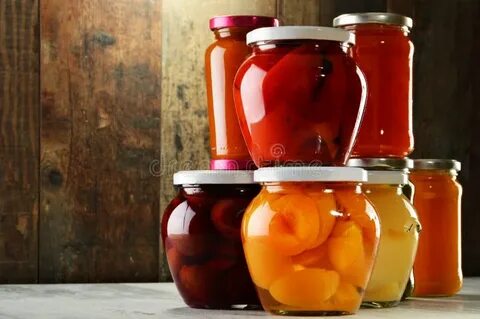 Фрукты в банке консервированные