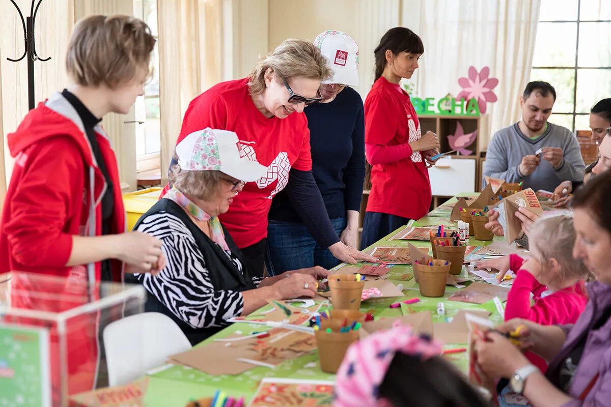 Мастер класс на 5 человек. Мастер класс на день города. Московское долголетие мастер классы. Весенний мастер-класс в музее. Зона мастер классов фестиваль.