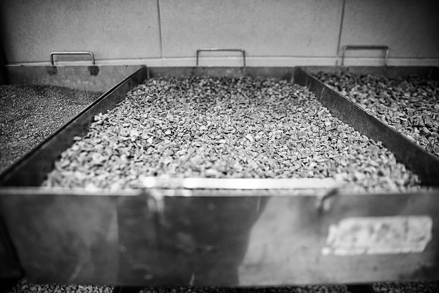 Валовая проба. Щебень 40-70мм гост 8267-93 м800. Проба щебня. Проба щебня. Комплект форм для испытания дробимости щебня.