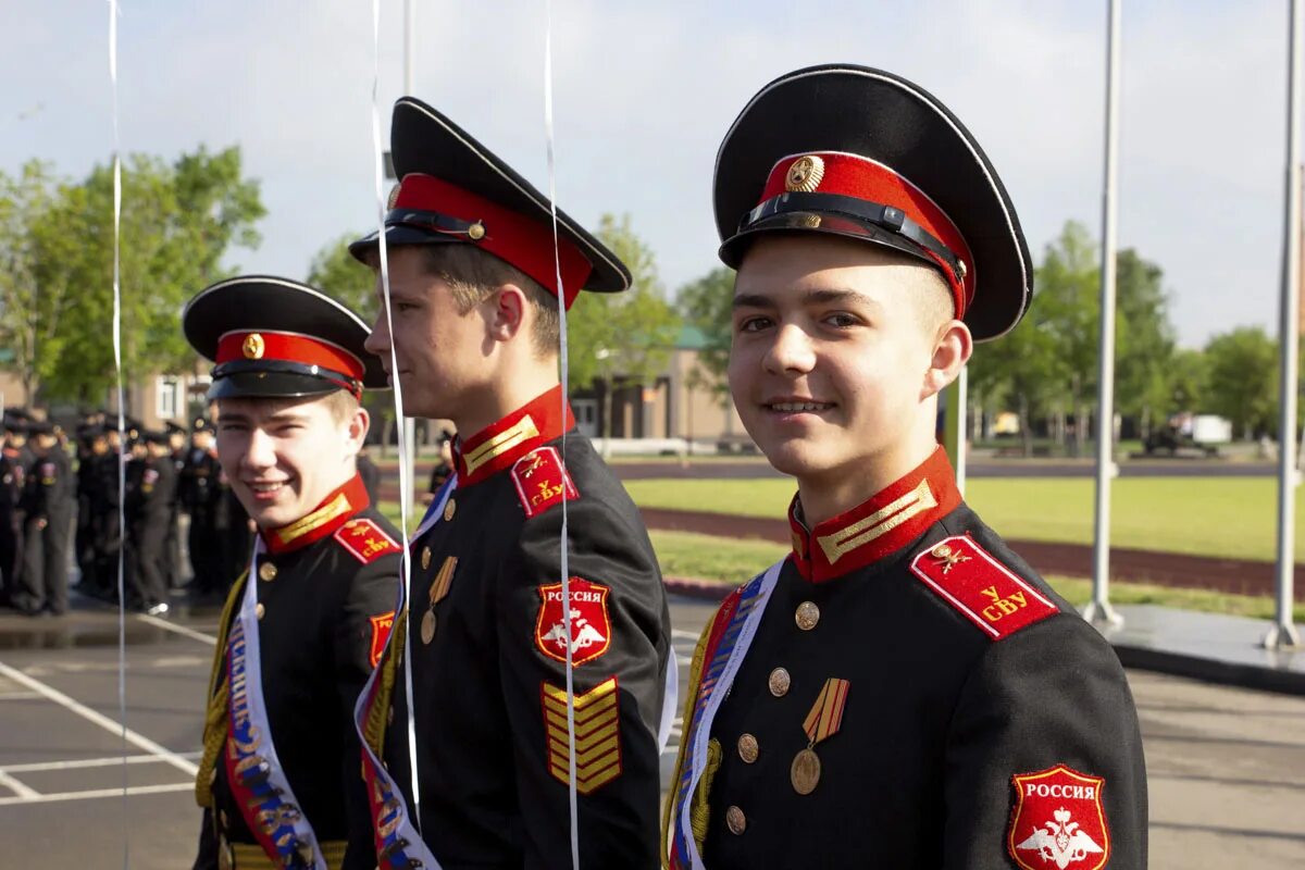 Усву уссурийское суворовское военное училище. Суворовцы усву. Уссурийское суворовское военное училище воспитанники. Суворовское военное училище уссурийск. Усву уссурийское суворовское военное училище столовая.