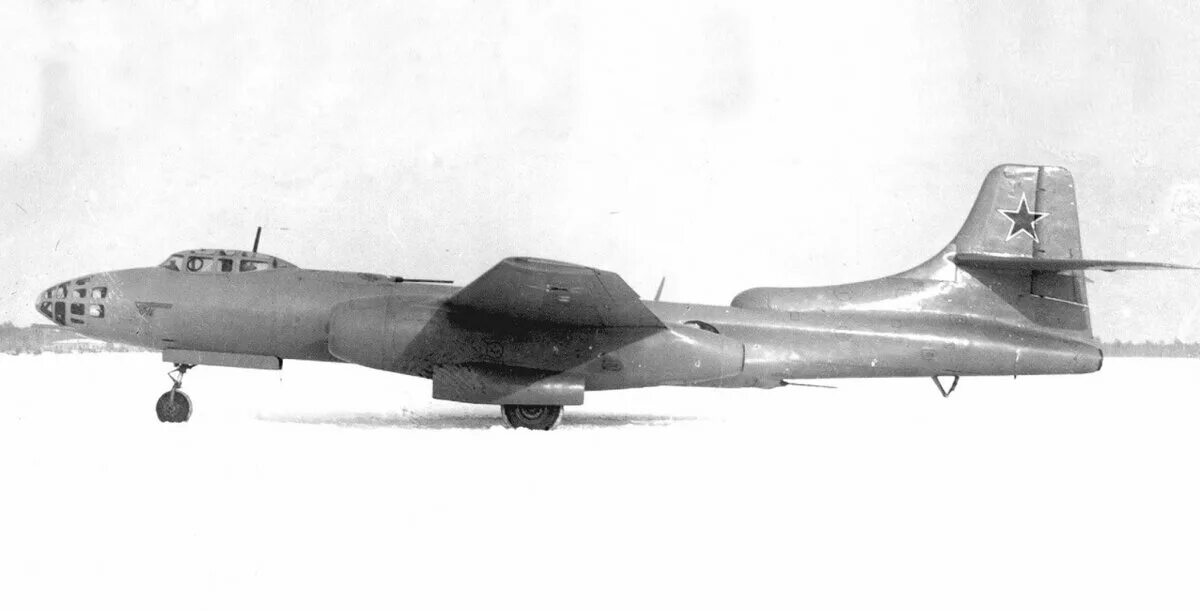 73 78. Ту-14т торпедоносец. Ту-14 реактивный самолёт Торпедоносцы. Ту-14 бомбардировщик. Ту 14т бомбардировщик.