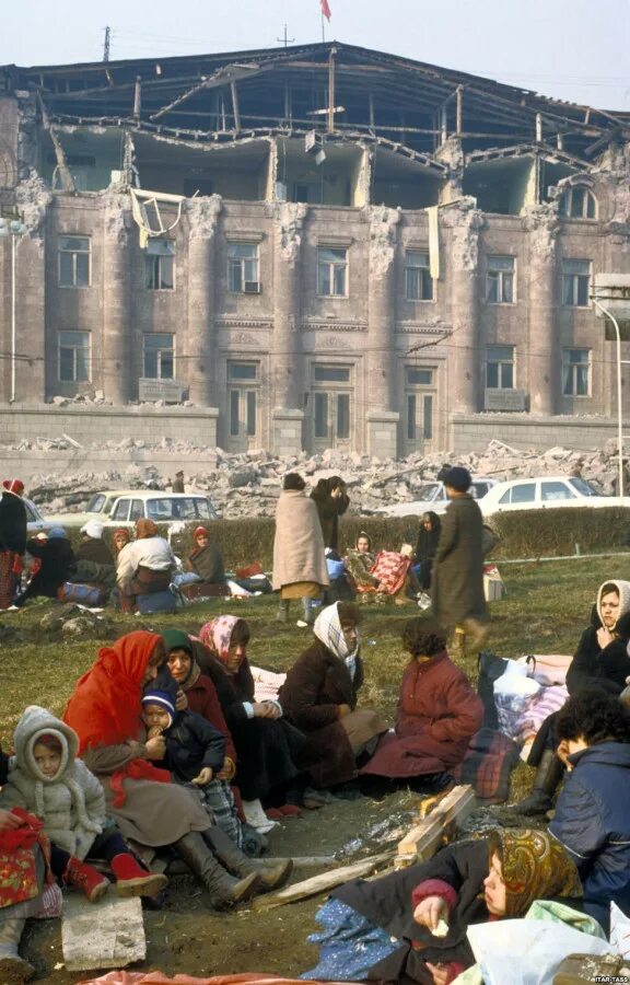 Землетрясение в гюмри. Спитак землетрясение 1988. землетрясение 7 декабря 1988 армения ленинакан.