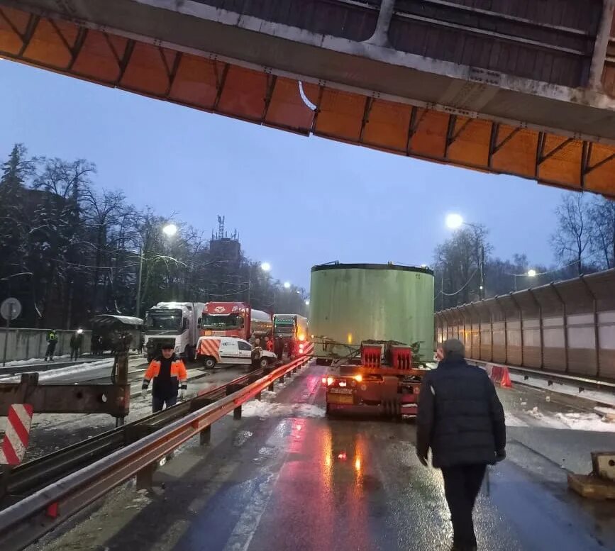 Мост на м 7. Трасса м7 Лакинск. Авария на трассе м 7 в Лакинске. Снес пешеходный мост.