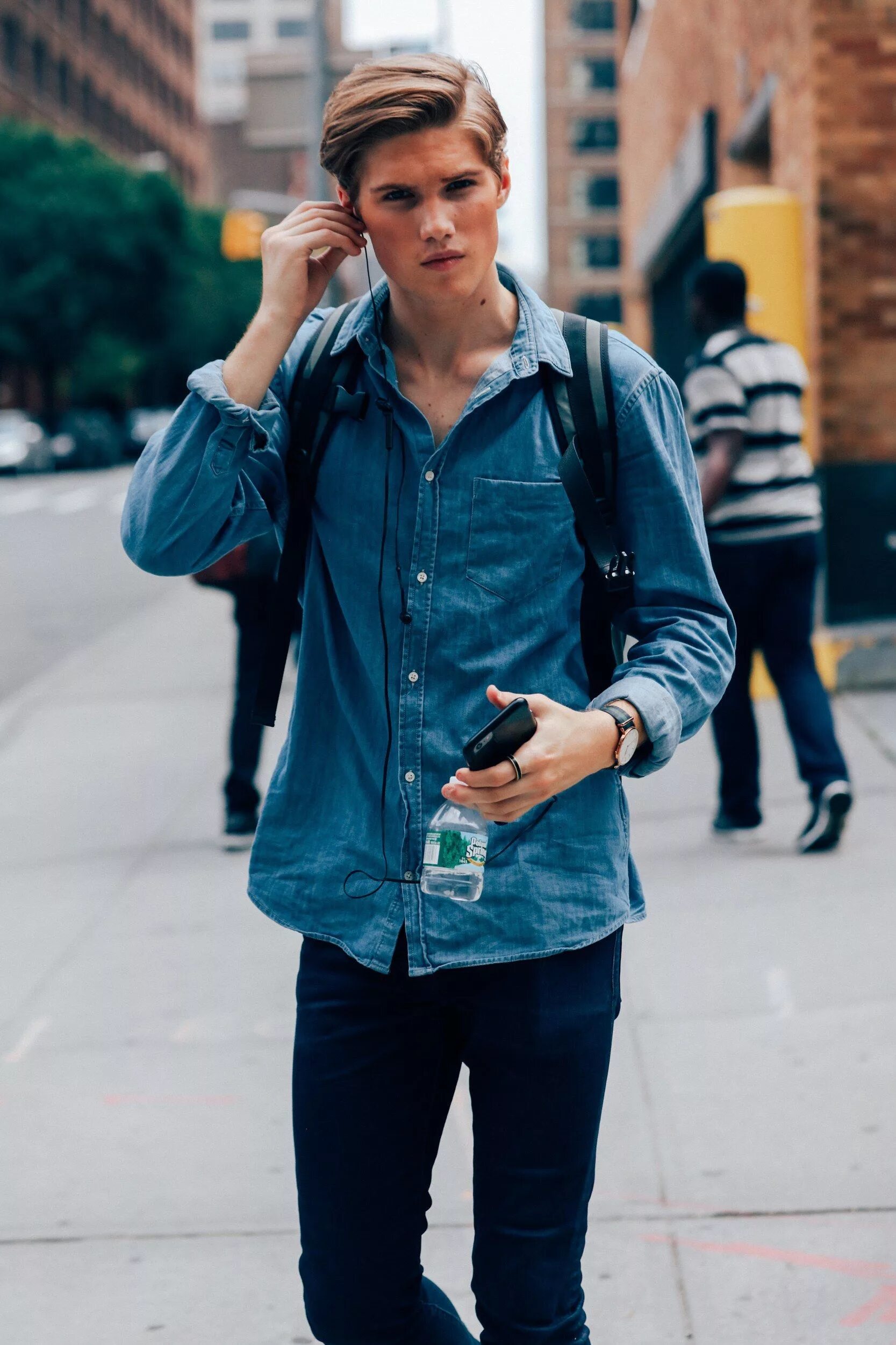 Стиль стрит стайл мужской корейский. Look some boy. Одежда кореан стайл для парней лето. Подростковые образы для парней. Одежда для парней подростков.