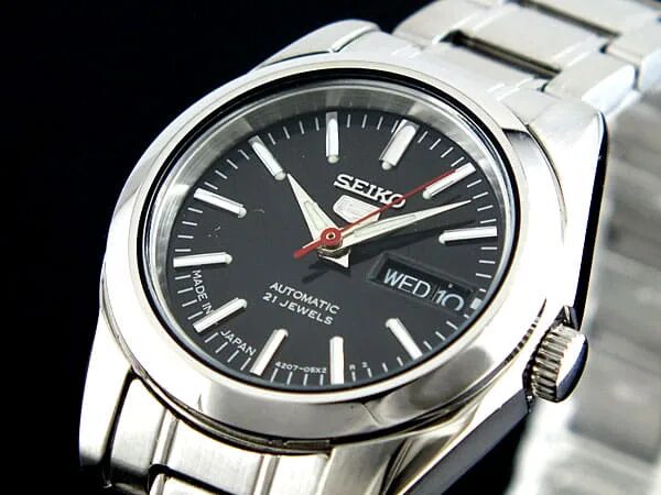 Сейко кварцевые мужские. Кварцевая сейко. Seiko sgg715. Seiko rivoli quartz. Сейко синий циферблат.