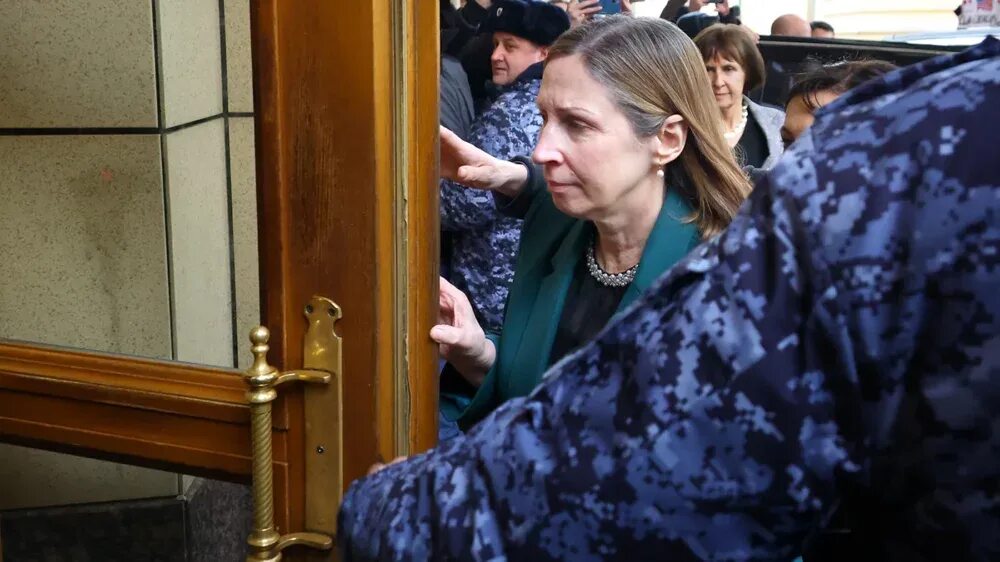 Послы не явились в мид