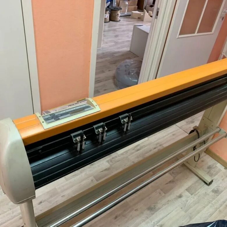 Плоттер zeoncut. Плоттер zeoncut 1350. zeoncut 1350. плоттер saga 1350. режущий плоттер zeoncut pro-720 servo,.
