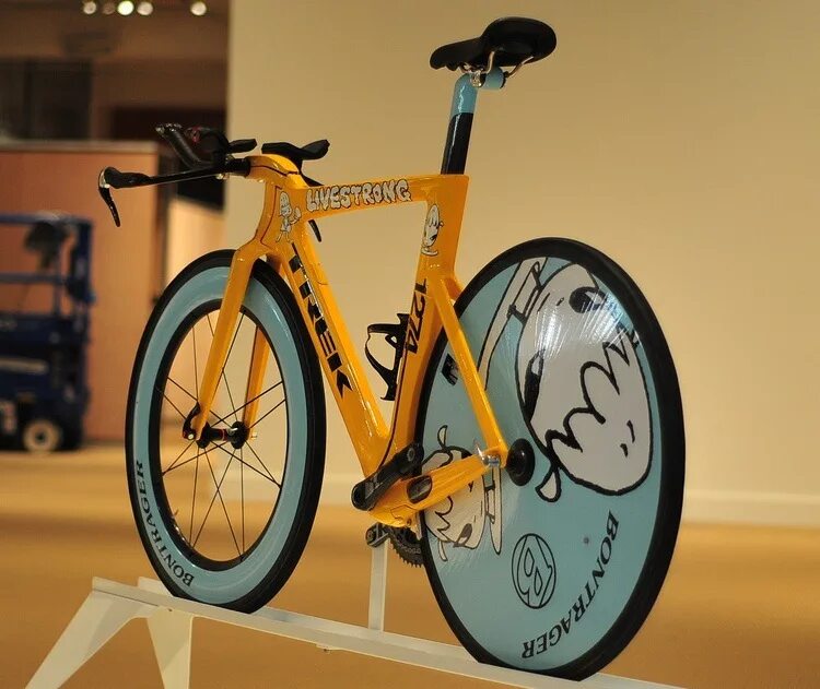 Damien Hirst Butterfly велосипед. Damien Hirst "Butterfly" Trek Madone. Damien Hirst Butterfly Trek Madone велосипед. Trek Yoshitomo Nara Speed Concept.