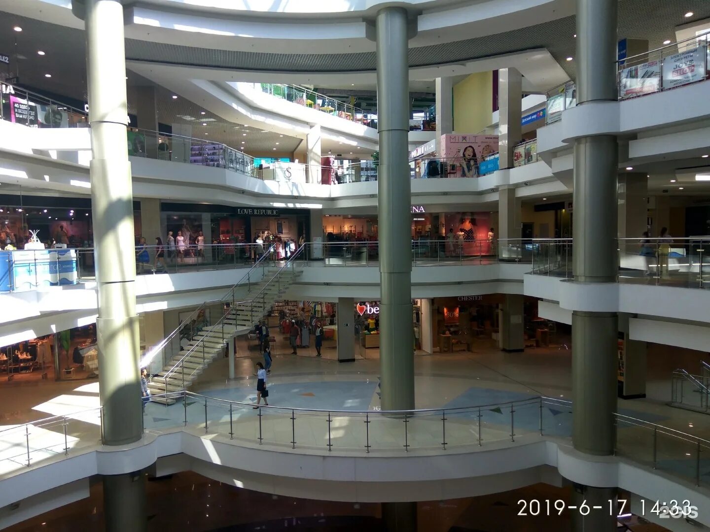 Торговый центр в цокольном этаже. Торговый центр каскад чебоксары. Тц каскад чебоксары. Тд каскад чебоксары. Тц каскад чебоксары.