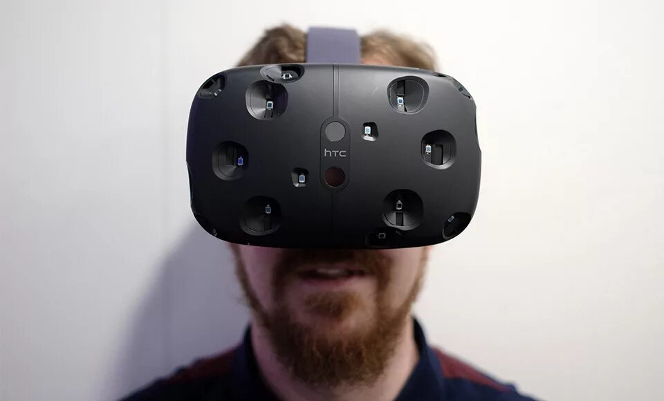 Что из этого является vr шлемом