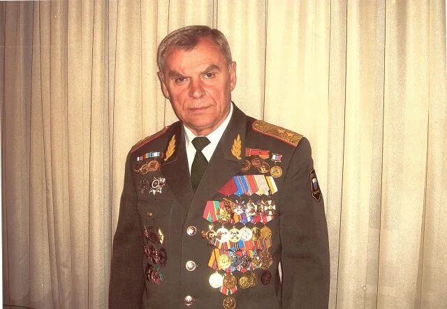 Савин военный. Генерал лейтенант Савин.