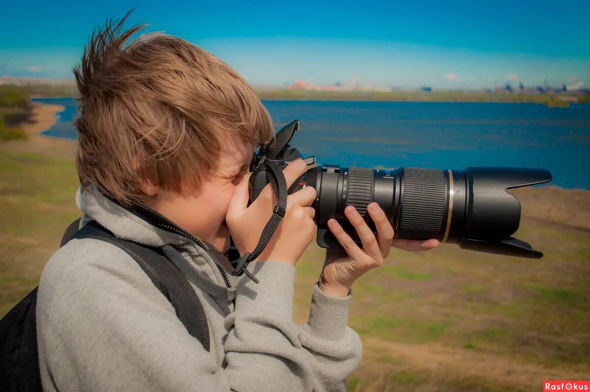 Фотокружок. Фотокорреспондент. Журналист фотограф. Фотокружок для подростков. Фотоаппарат ученик.