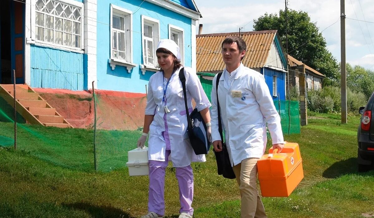 Программа Земский доктор и Земский фельдшер. Программа сельский доктор. Медики в сельской местности. Фельдшер на селе.