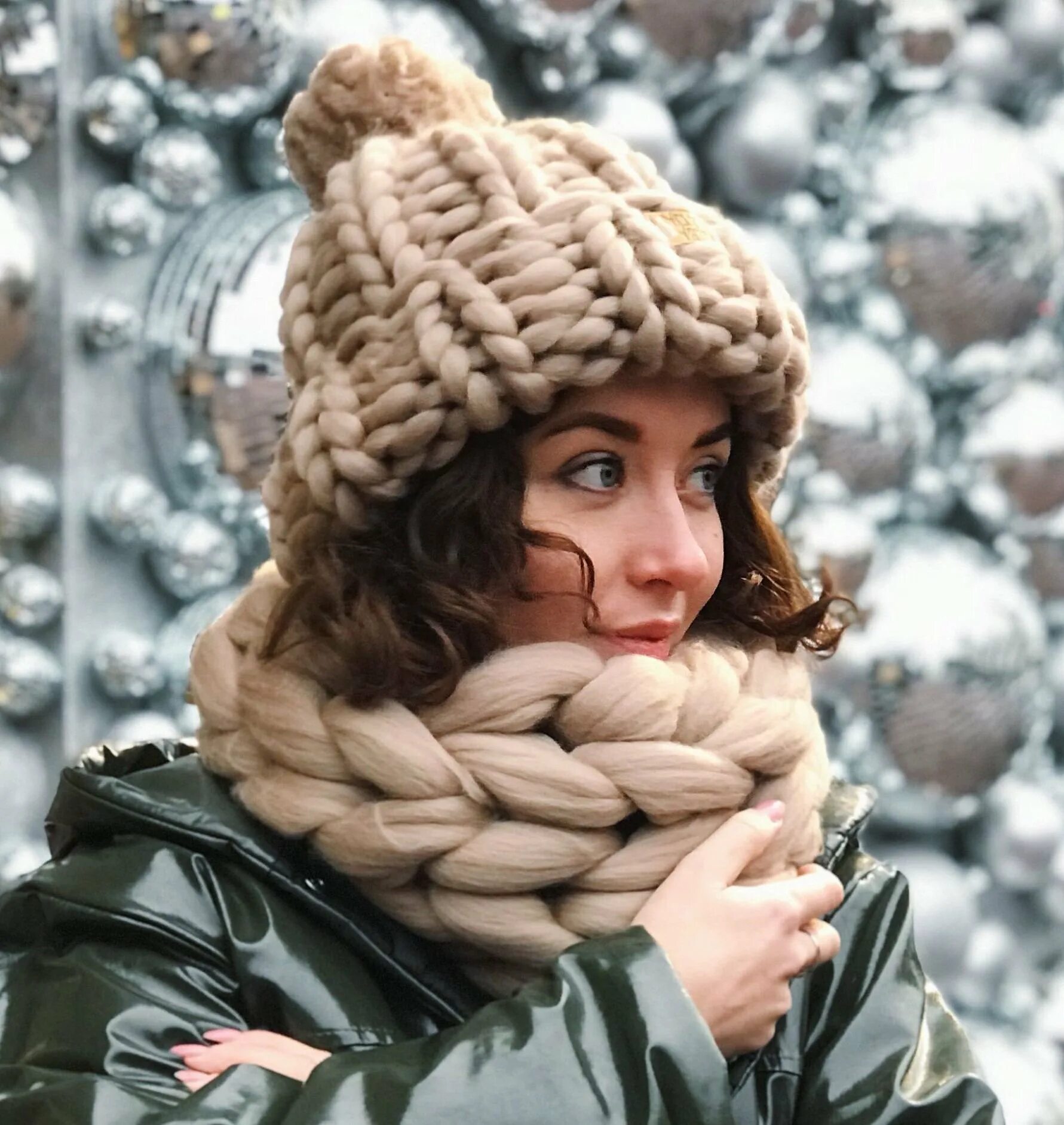 Вязание шапка крупной вязкой. Шапка хельсинки хэт. шапка wool knit hat chunky. шапка хельсинки из толстой пряжи. helsinki hat – крупной вязки.