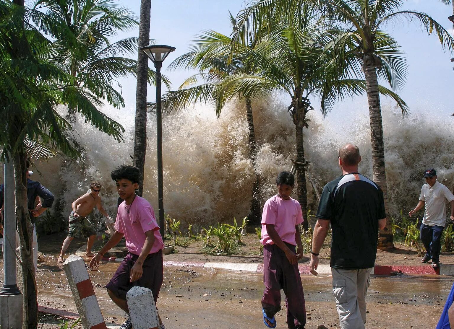 26 Декабря 2004 Шри-Ланка ЦУНАМИ. Землетрясение в индийском океане 2004. Индийское землетрясение 2004. 28 декабря 2004