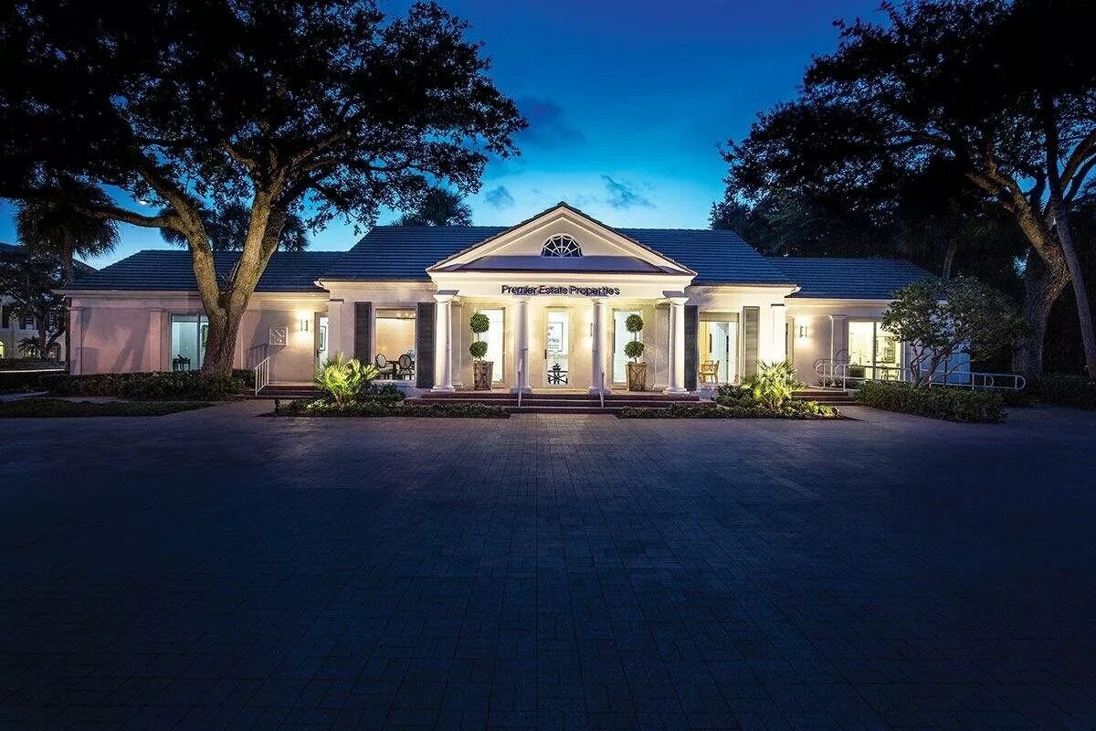 недвижимость. Property estate. частный дом. недвижимость в европе. Property estate.