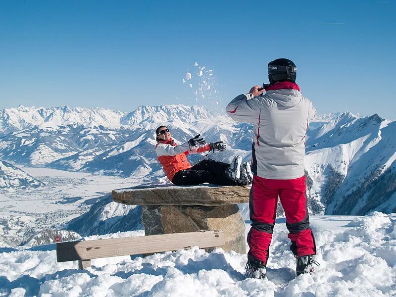 Горные развлечения. Zell am see горнолыжный курорт. Капрун горнолыжный курорт. Целль ам Зее горные лыжи. Капрун на горе.