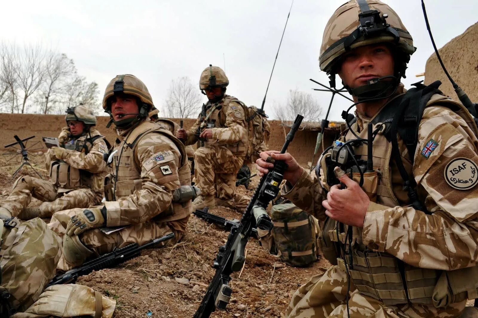 Бывший военный на английском. Британская армия в Афганистане. Британские солдаты в Ираке. Британский солдат. Британские войска в Афганистане.