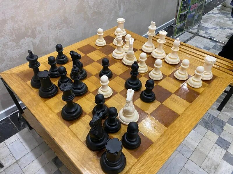 Марат малачиев шахматы. Марат малачиев шахматы. Шахматы теннис 7770 теннис 5500 шахматы теннис 1000. Большой теннис шахматы в движении. Шахматы теннис 7770.