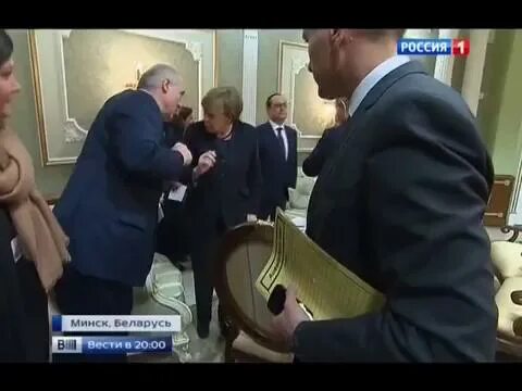 Уберал. Стул Путина. Лукашенко на стуле.
