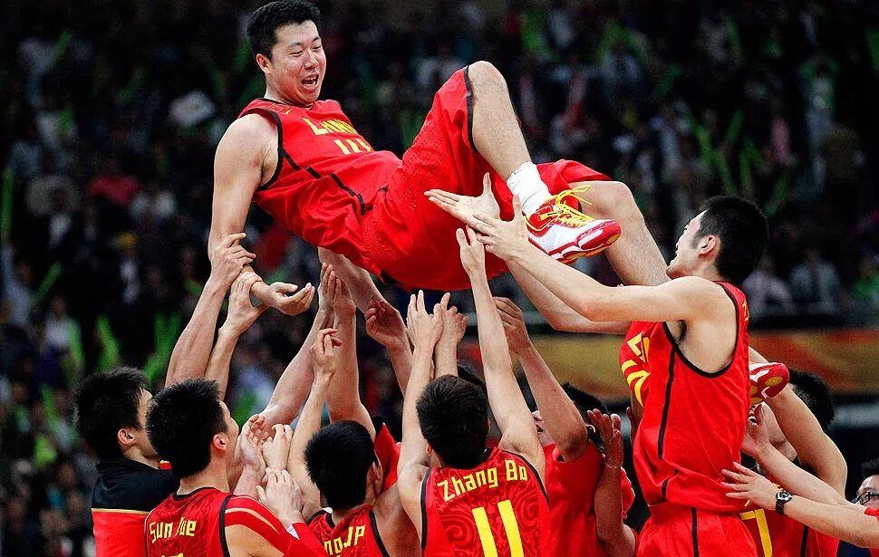 Китай страстно. Баскетбол китайцы. Баскетболисты Китая. Китайская баскетбольная Ассоциация. Китайские баскетболисты сборная.