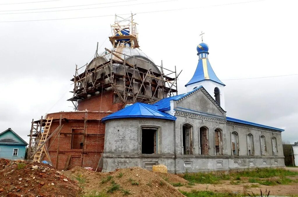 Барахолка новгородская область. Устрека Мошенской район Церковь. Храм в д. Устрека Мошенского района Новгородской области. Деревня Устрека Мошенского района. Ильмень Устрека.