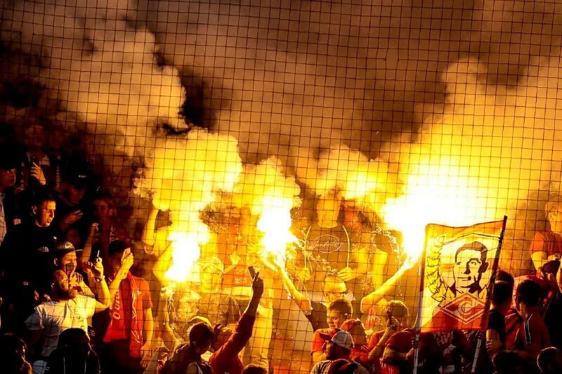 жгли евро. йоль праздник викингов. правый сектор украина 2014. футбольные болельщики ультрас спартак. жгли евро.