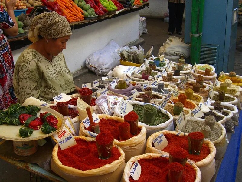 Киргизия сайты москве. Ошский базар в Бишкеке. Ошский рынок. Рынок в Оше Киргизия. Киргизские сладости национальные.