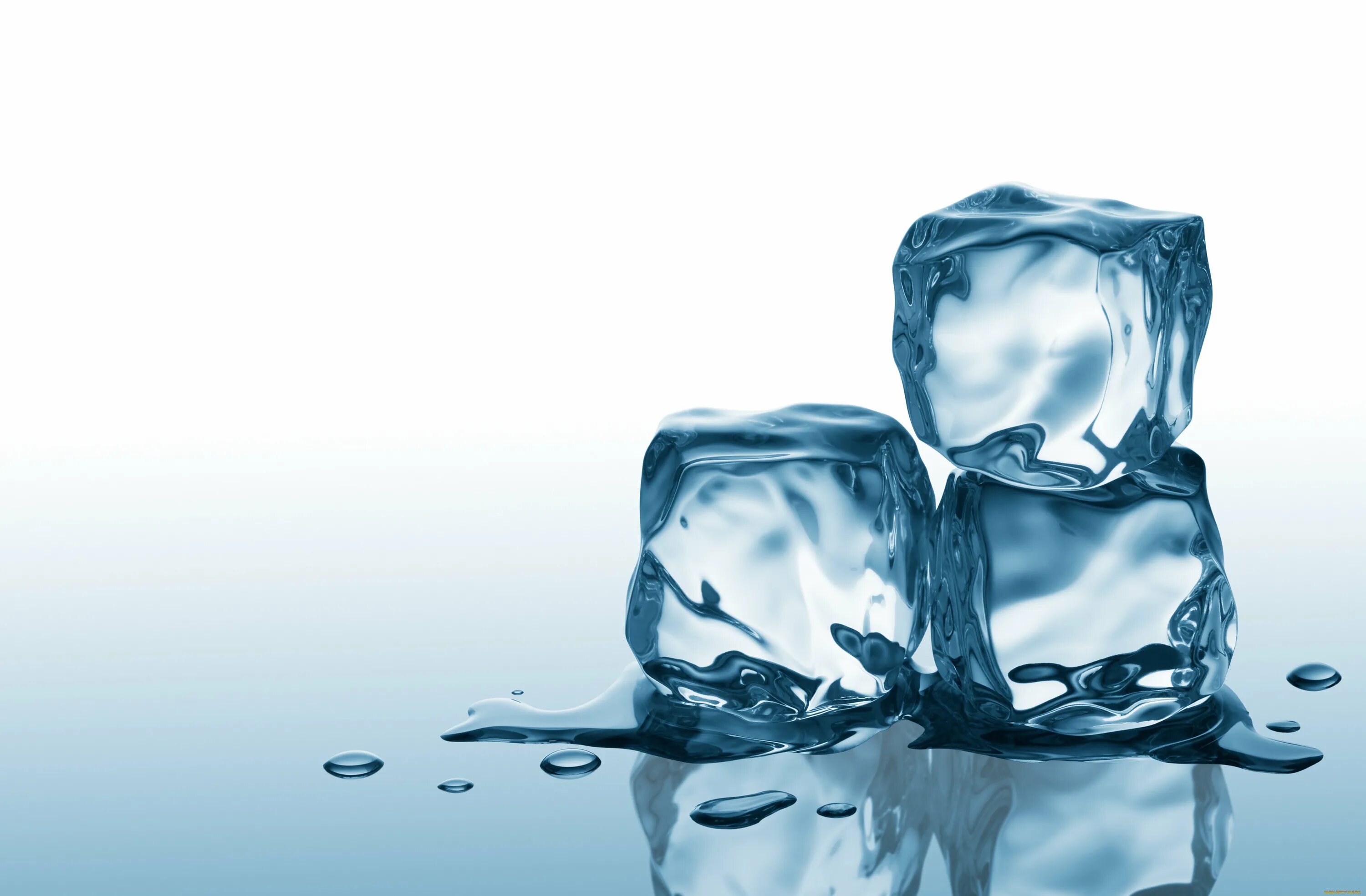 Кубик льда имеющий температуру 0. Ice Cube лед. Кусочки льда. Кубики льда фон. Кубики льда на белом фоне.