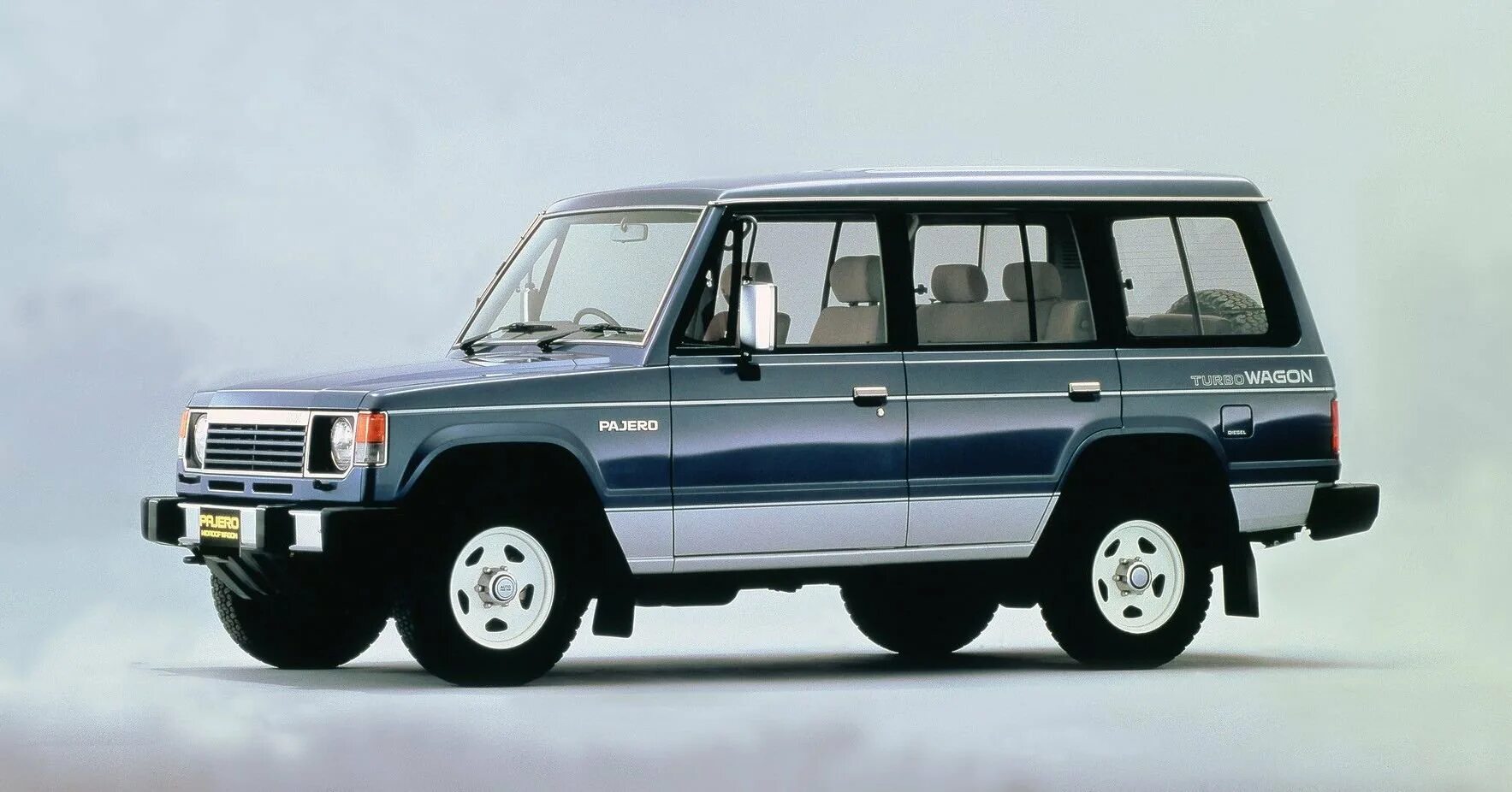 Мицубиси паджеро 1 поколение. Паджеро 1. Митсубиси Паджеро 1982 года. Mitsubishi Pajero 1982 1 поколение. Паджеро 1 поколения.