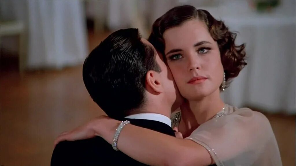 Роберт де ниро и элизабет макговерн. Однажды в америке фильм 1984. Однажды в америке дениро. Однажды в америке фильм 1984 кадры. Элизабет макговерн однажды в америке.