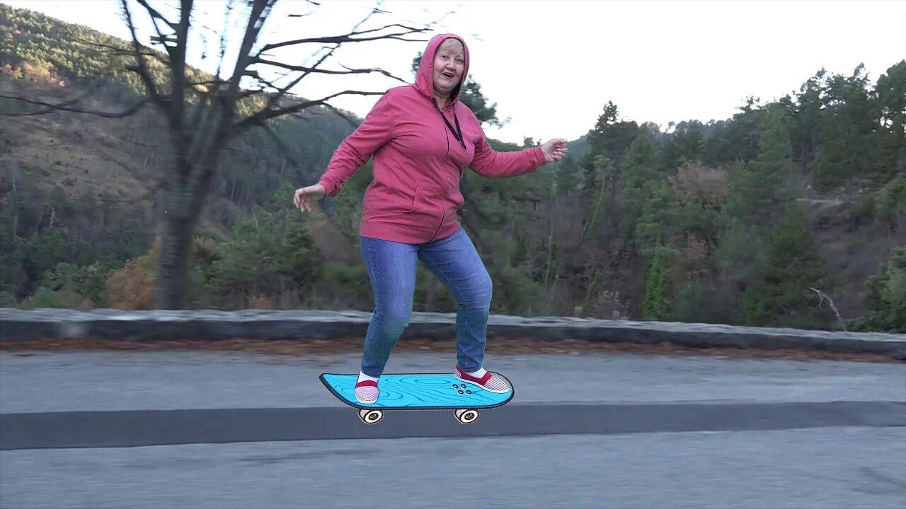 Видео канал татьяны. Бабка на скейте. Старушка на скейтборде. Бабуля на скейтборде. Бабуля на роликах.