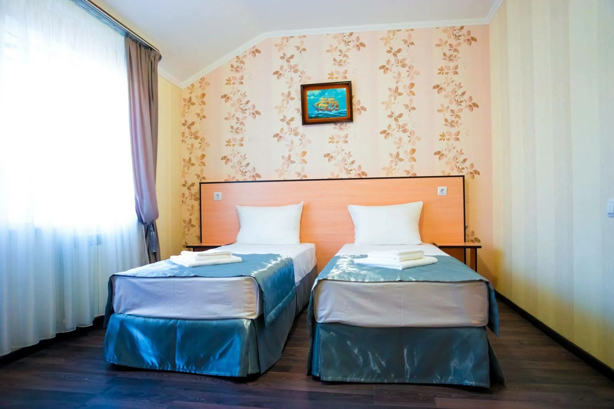 Экодом black sea адлер. Блэк си адлер. Блэк си отель адлер. Гостиница берег адлер. Адмирал адлер 3* адлер, сочи.