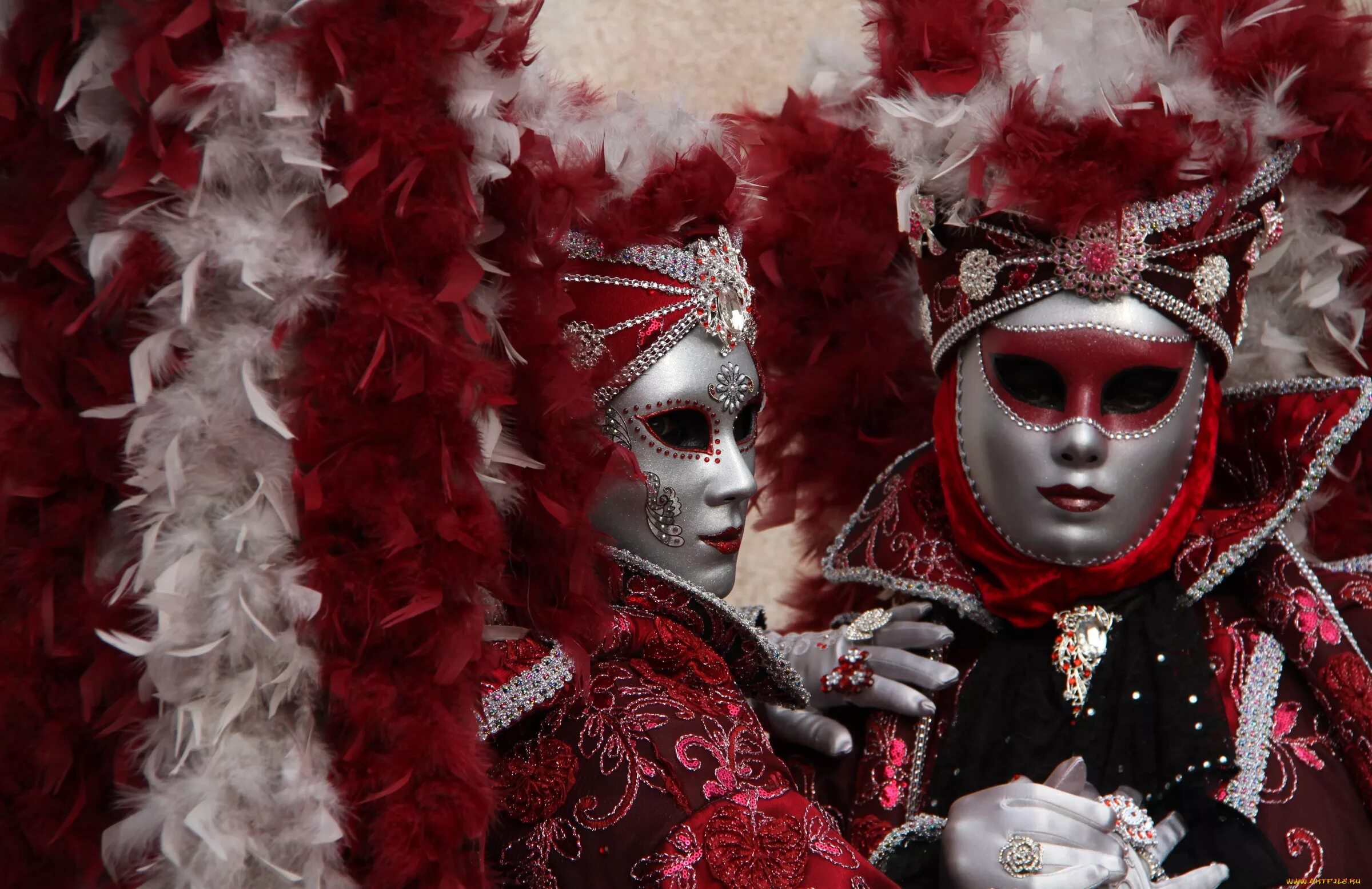 Венецианский карнавал 2023. Венецианский карнавал Карло Гольдони. Маска для карнавала. Венецианский карнавал костюмированный. Карнавальный человек