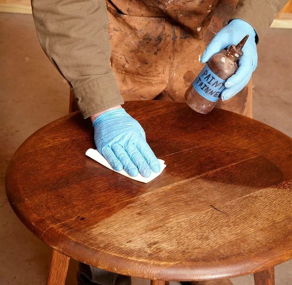Чем отмыть деревянную мебель. Полировка деревянного стола. Полировка стола из дерева. Реставрируем деревянную мебель. Полировка лакированной мебели.