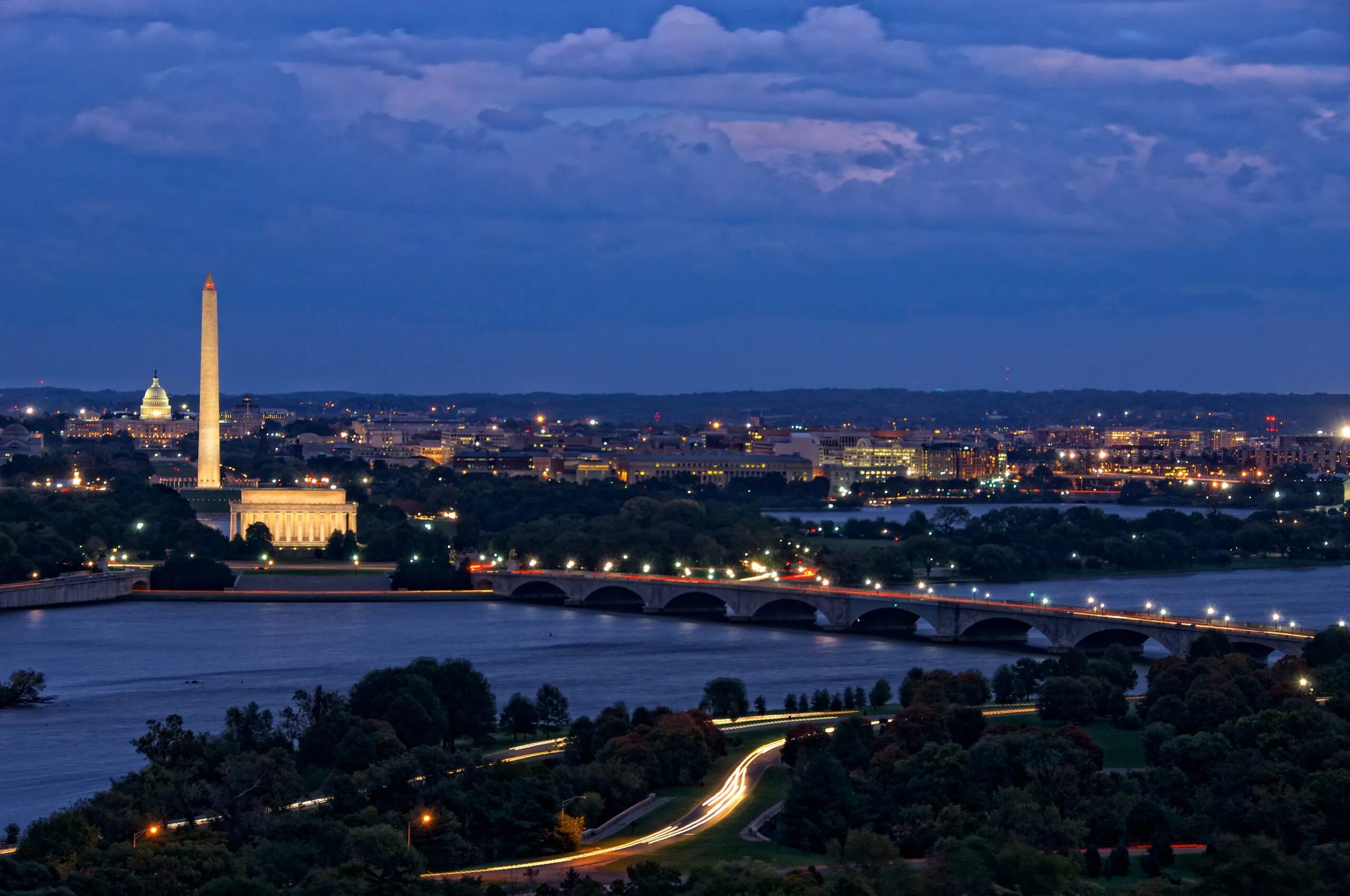 Capital of columbia. Потомак Вашингтон. Река Потомак. Потомак река в США. Потомак город.